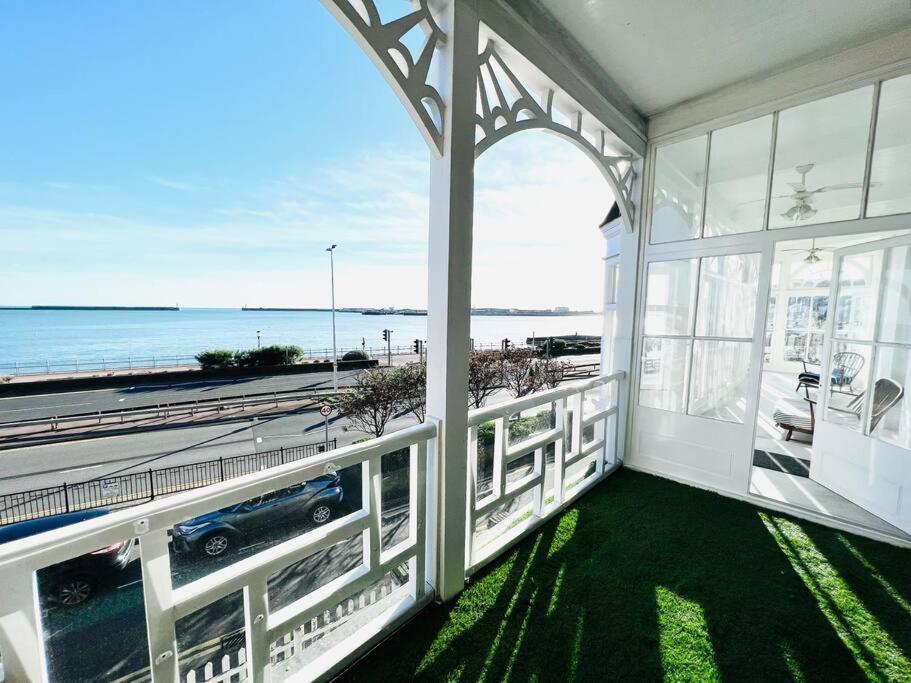 Flat 4 Marine Parade House, 1 East Cliff- Next To Dover Port, White Cliffs, Beach, Castle Exterior photo