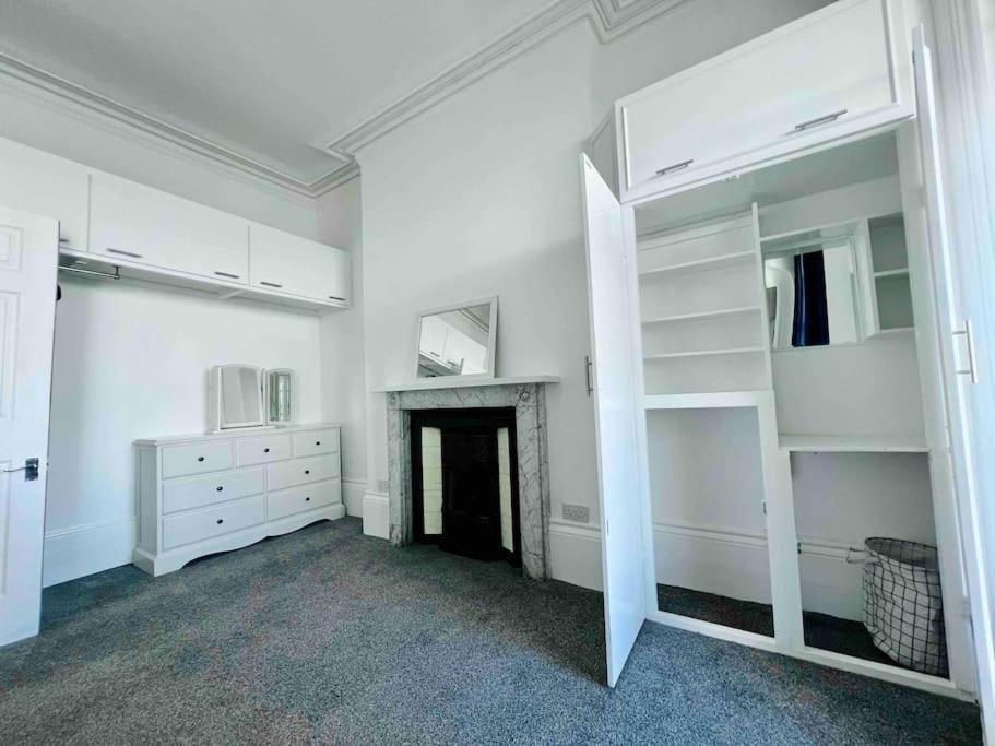 Flat 4 Marine Parade House, 1 East Cliff- Next To Dover Port, White Cliffs, Beach, Castle Exterior photo