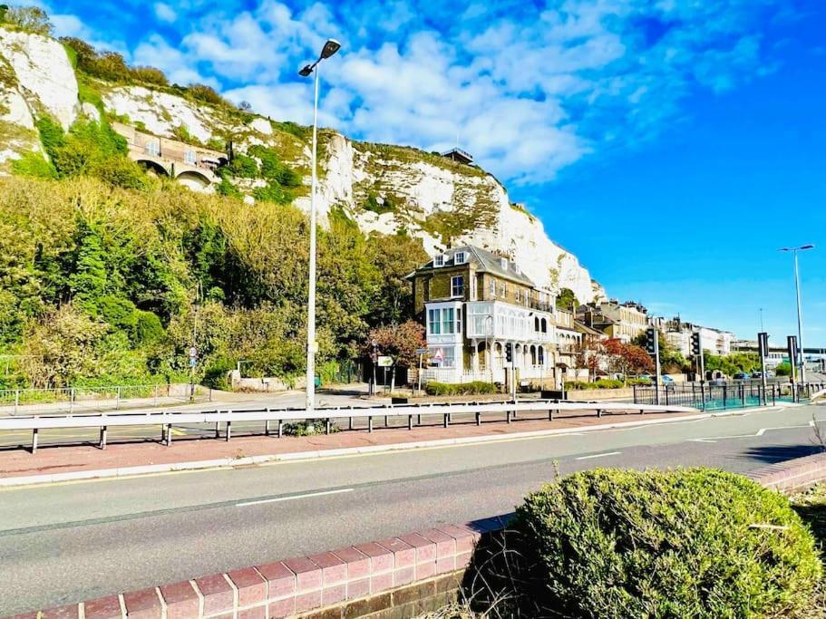 Flat 4 Marine Parade House, 1 East Cliff- Next To Dover Port, White Cliffs, Beach, Castle Exterior photo