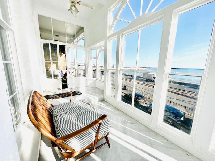 Flat 4 Marine Parade House, 1 East Cliff- Next To Dover Port, White Cliffs, Beach, Castle Exterior photo