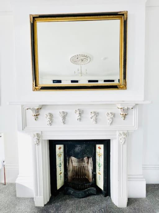 Flat 4 Marine Parade House, 1 East Cliff- Next To Dover Port, White Cliffs, Beach, Castle Exterior photo