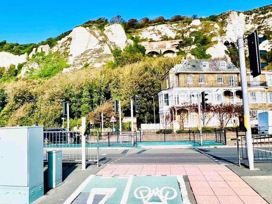 Flat 4 Marine Parade House, 1 East Cliff- Next To Dover Port, White Cliffs, Beach, Castle Exterior photo